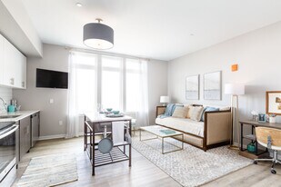 22 University Pl Blvd