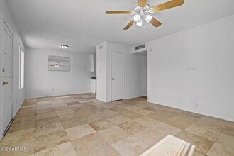 2346 E Shaw Butte Dr in Phoenix, AZ - Building Photo - Building Photo