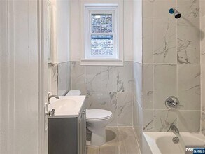 367 Sanford Ave in Newark, NJ - Foto de edificio - Building Photo