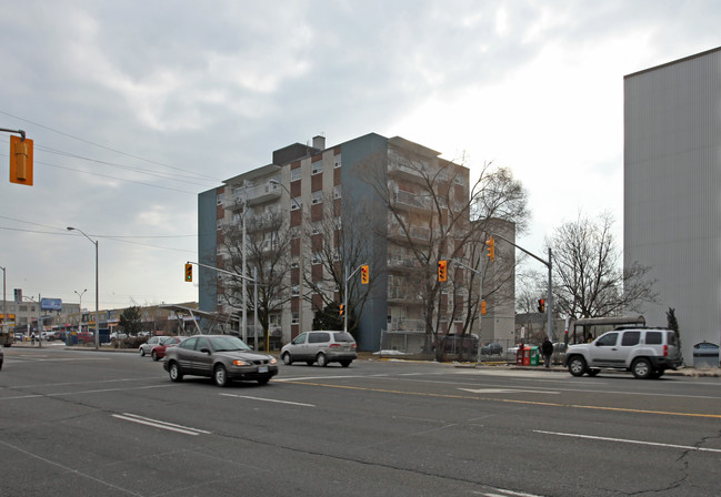 Sea View Apartments in Toronto, ON - Building Photo - Building Photo