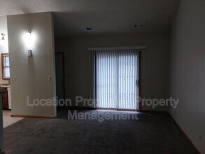 2807 Ridge Ct in Lawrence, KS - Building Photo - Building Photo