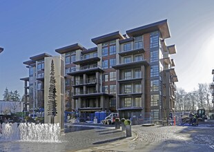 Adera - The Shore in North Vancouver, BC - Building Photo - Building Photo