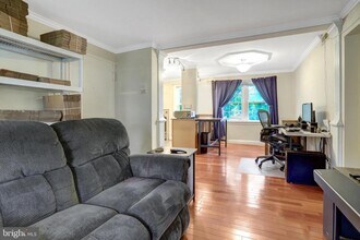 6726 W Wakefield Dr in Alexandria, VA - Building Photo - Building Photo