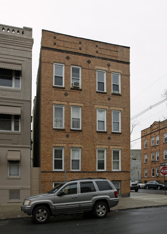 113 Baldwin Ave in Jersey City, NJ - Building Photo - Building Photo