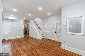 2509 E Oakdale St in Philadelphia, PA - Foto de edificio - Building Photo