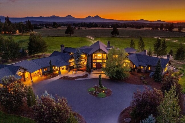 20375 Sturgeon Rd in Bend, OR - Building Photo - Building Photo