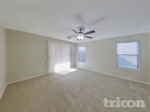 1275 E Shari St in San Tan Valley, AZ - Foto de edificio - Building Photo