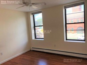 2028 Massachusetts Ave-Unit -2 in Cambridge, MA - Building Photo - Building Photo