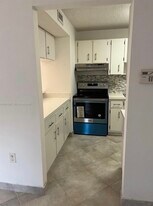 20760 NE 4th Ct, Unit 207 in Miami, FL - Building Photo