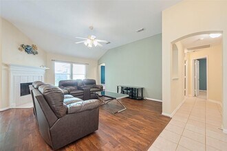 16015 Rittenberg Ct in Houston, TX - Building Photo - Building Photo