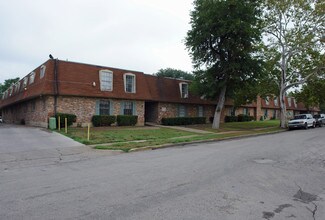 Homestead Apartments in Dallas, TX - Foto de edificio - Building Photo