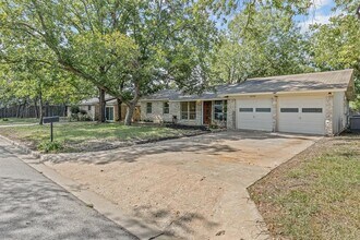 3205 Whites Dr in Austin, TX - Building Photo - Building Photo