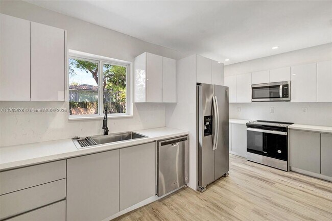 843 SW 20th St in Fort Lauderdale, FL - Building Photo - Building Photo