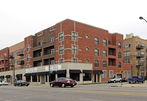 3905 N Western Ave Apartments