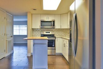 12633 Memorial Dr, Unit 77 in Houston, TX - Foto de edificio - Building Photo