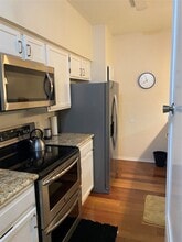 580 Wilcrest Dr in Houston, TX - Building Photo - Building Photo