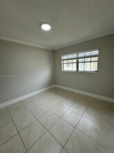 5420 Hollywood Blvd-Unit -203 in Hollywood, FL - Foto de edificio - Building Photo