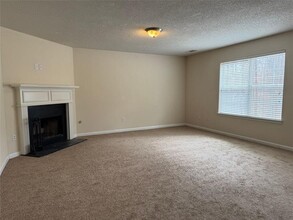 6862 Derby Ave in Fairburn, GA - Building Photo - Building Photo