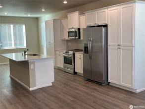 32665 Park Butte Ln in Black Diamond, WA - Building Photo - Building Photo