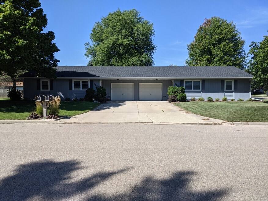 Lexington Court Apartments Janesville, WI Apartments For Rent