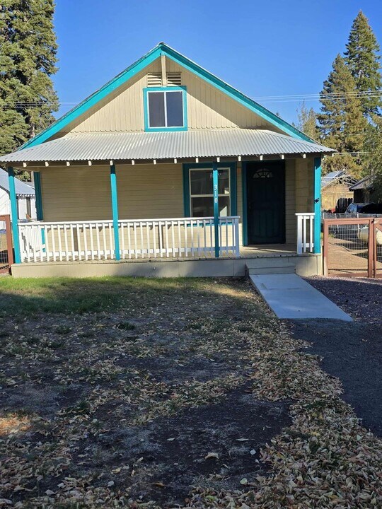 310 Fir St in Westwood, CA - Building Photo