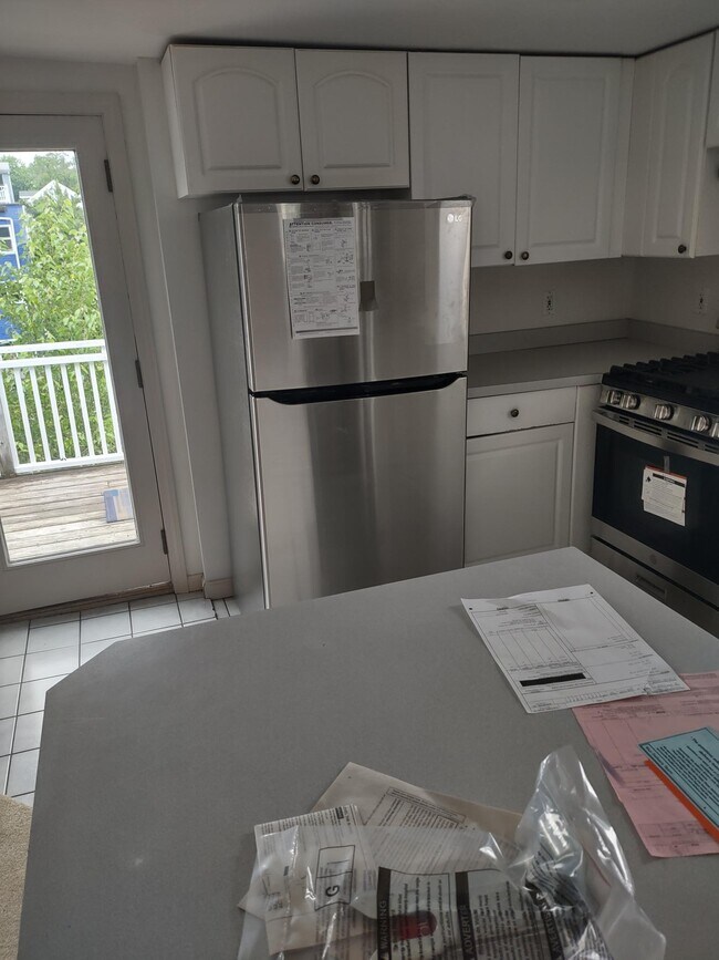 6 Post Rd in Warwick, RI - Building Photo - Building Photo