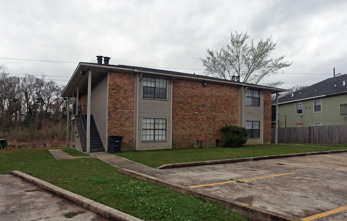 1654 Clearlake Ave in Baton Rouge, LA - Foto de edificio