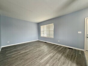 2479 Montclair Ln in Montgomery, IL - Building Photo - Building Photo