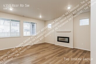 4350 Reef Rd SW in Port Orchard, WA - Building Photo - Building Photo