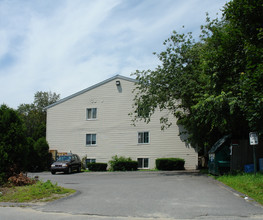 Dell Dale Apartments in Worcester, MA - Building Photo - Building Photo