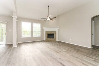 2625 Gardendale Dr in Fort Worth, TX - Building Photo - Building Photo