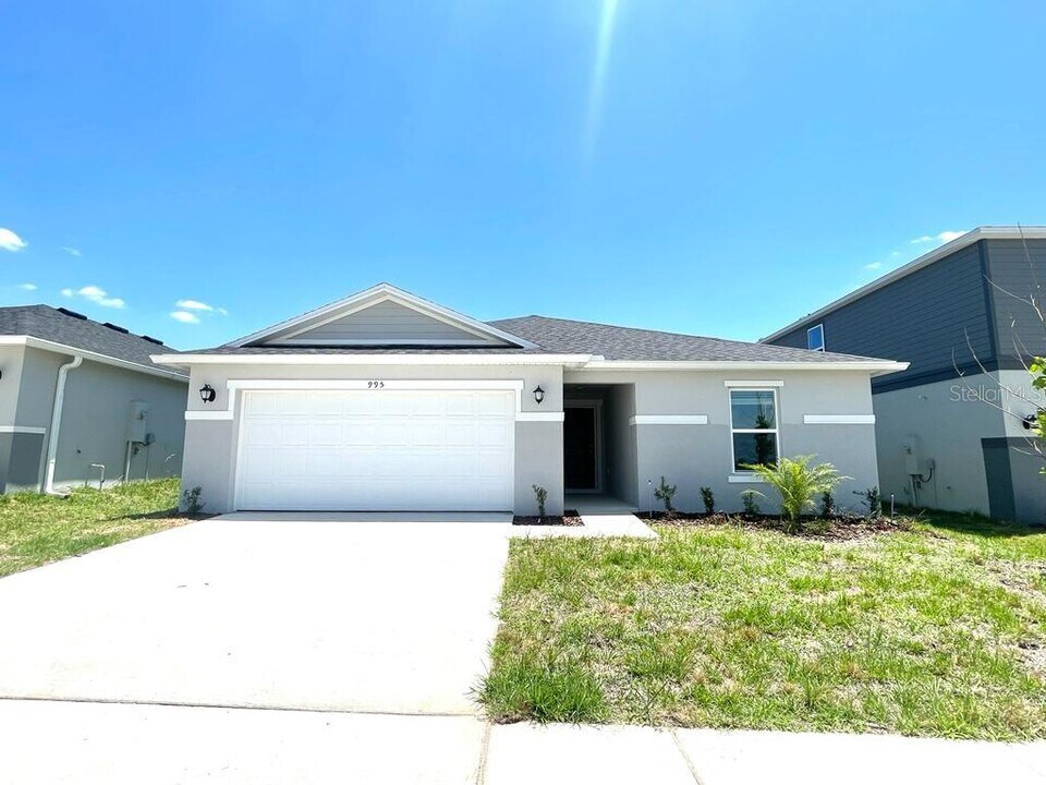 995 Gotthard Pass Dr. in Winter Haven, FL - Building Photo