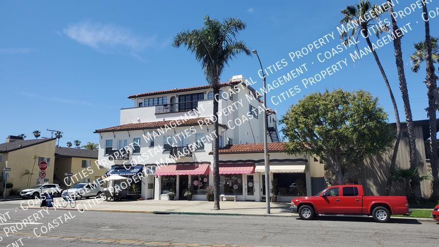 5920 E Naples Plaza in Long Beach, CA - Building Photo