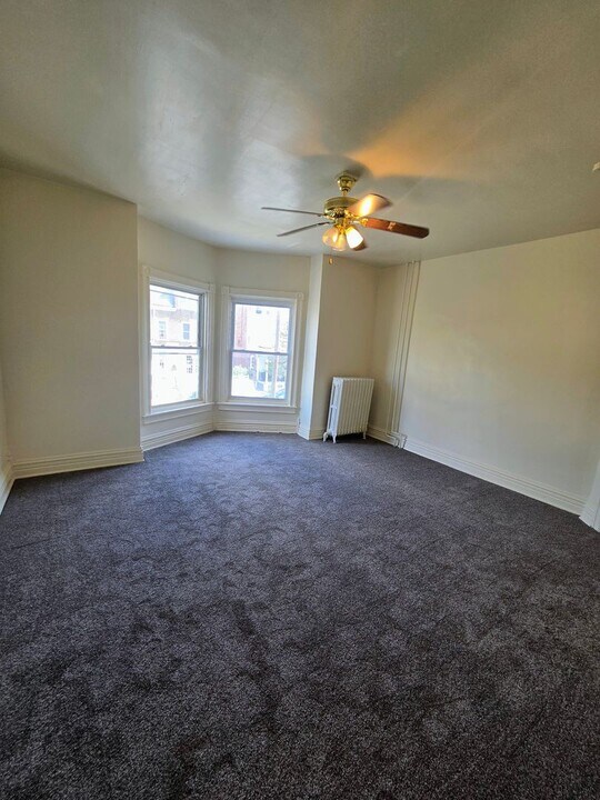 742 N 6th St in Allentown, PA - Building Photo