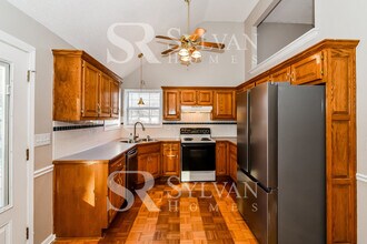 204 N Highland Dr in Raymore, MO - Building Photo - Building Photo