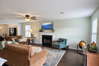 275 Dunning Rd in Summerville, SC - Foto de edificio - Building Photo