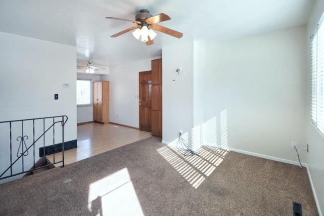 2740 El Capitan Dr in Colorado Springs, CO - Foto de edificio - Building Photo