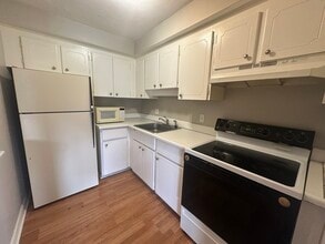 915 Edgell Rd in Framingham, MA - Building Photo - Building Photo