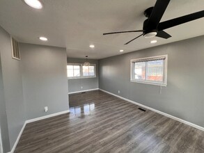 2802 Flora Ave in Louisville, KY - Foto de edificio - Building Photo