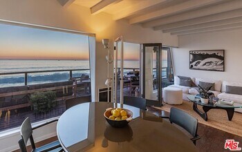 42602 Pacific Coast Hwy in Malibu, CA - Building Photo - Building Photo