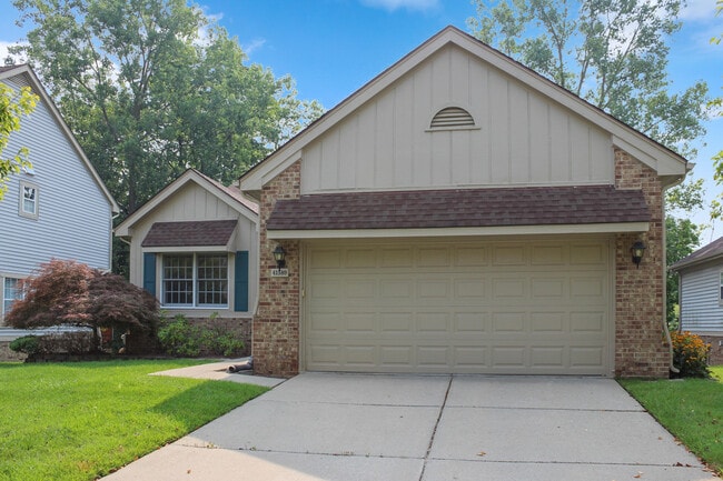 property at 41589 Sleepy Hollow Dr