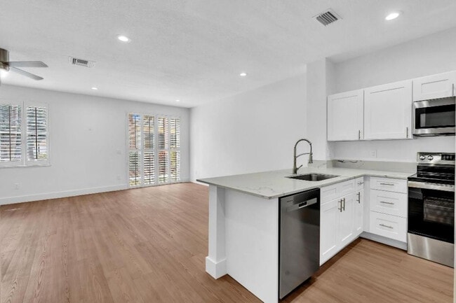 4945 Fulton St in Greenacres, FL - Building Photo - Building Photo