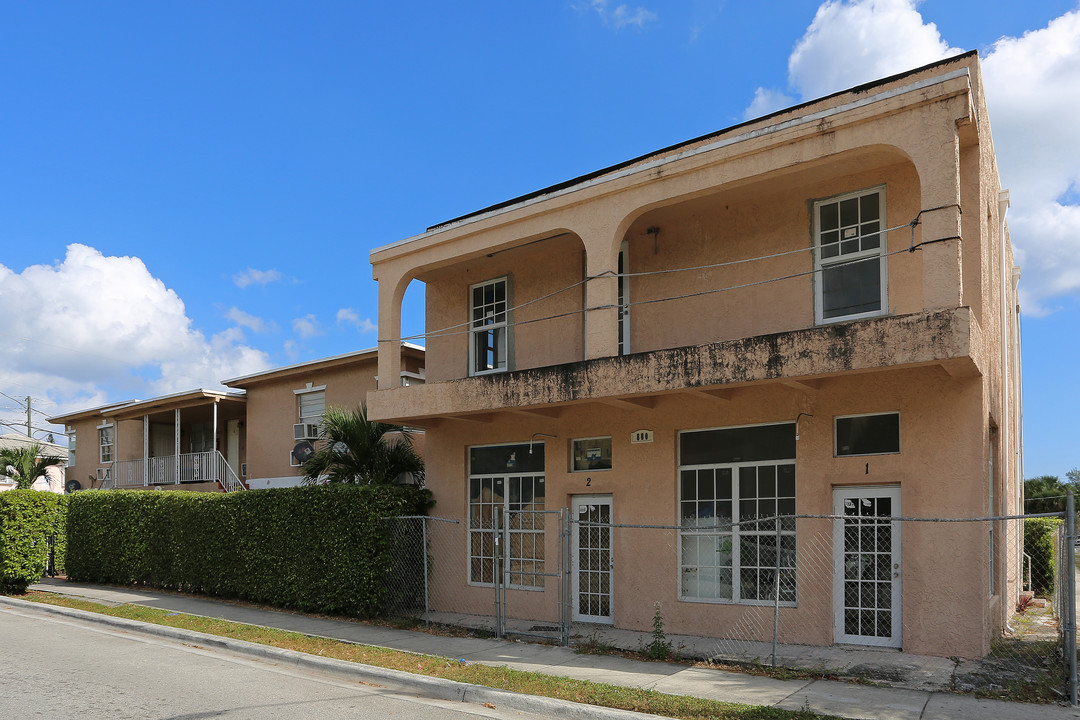 800 N Sapodilla Ave in West Palm Beach, FL - Building Photo