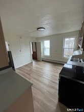 11 Roosevelt Ave in Plymouth, CT - Building Photo - Building Photo