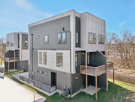 107 E 9th St in Columbia, TN - Foto de edificio - Building Photo