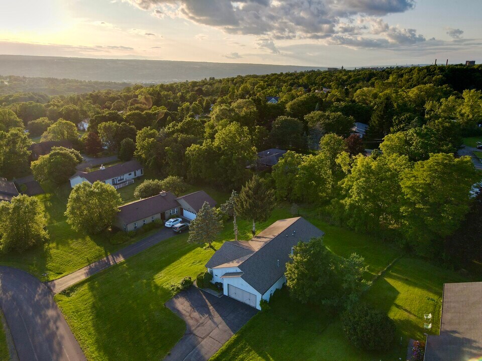 306 Sunnyview Ln in Ithaca, NY - Building Photo