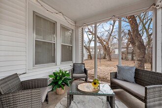 425 N Bluff Ave in Wichita, KS - Building Photo - Building Photo