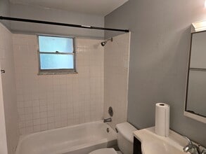 641 Belltower Ave in Deltona, FL - Foto de edificio - Building Photo