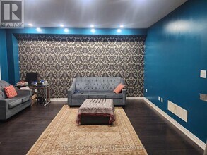 5355 Tenth Line W in Mississauga, ON - Building Photo - Building Photo