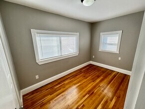 33 Adamson St, Unit 2 in Boston, MA - Building Photo - Building Photo
